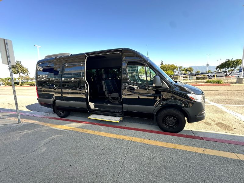 Reliable Ontario Airport Pickup Service – Book Today