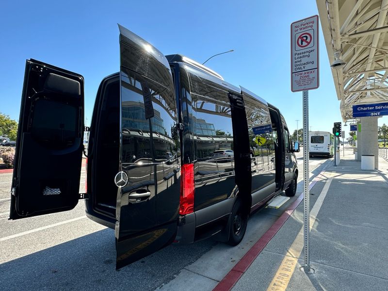 Ontario Airport Limo – 24/7 Airport Transportation Service